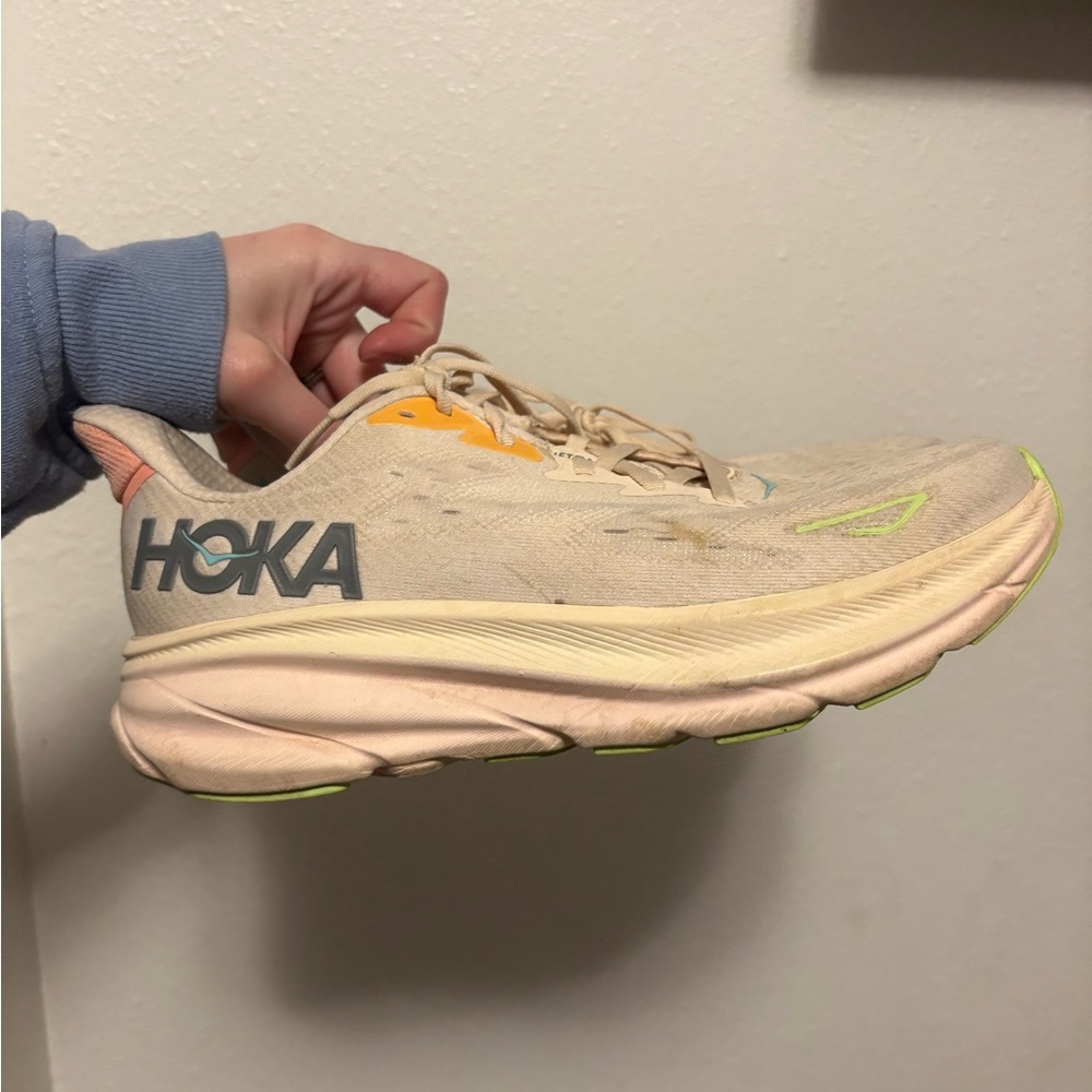 Hoka Clifton 9